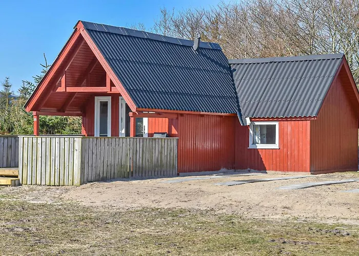 Σπίτι διακοπών Gorgeous In With Outdoor Swimming Pool